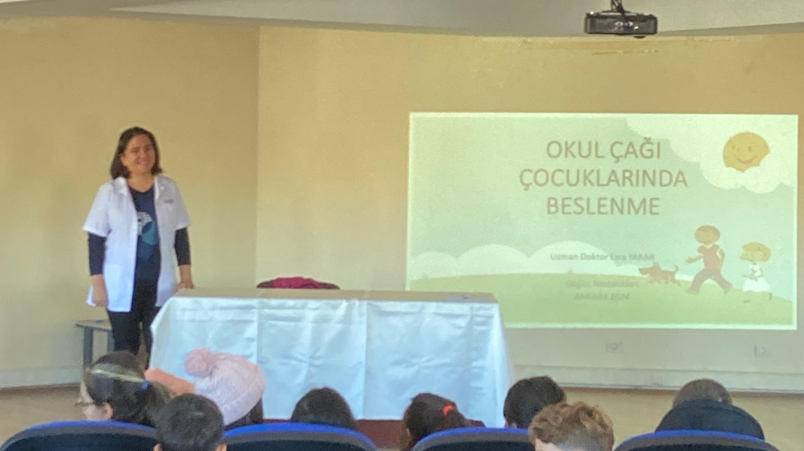 UZMAN DR.ESRA YARAR '' OKUL ÇAĞI ÇOCUKLARINDA BESLENME'' ADLI SUNUM